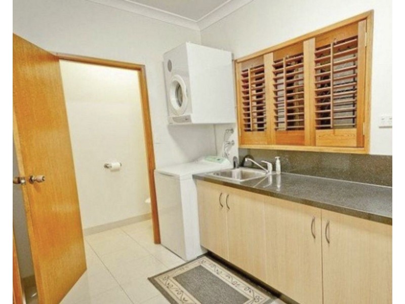 108 Slatyer Avenue, Bundall QLD 4217