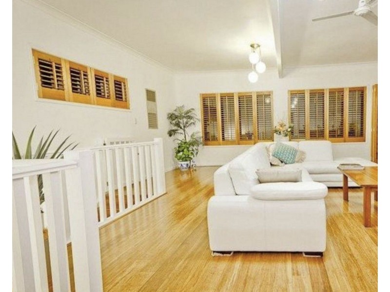 108 Slatyer Avenue, Bundall QLD 4217