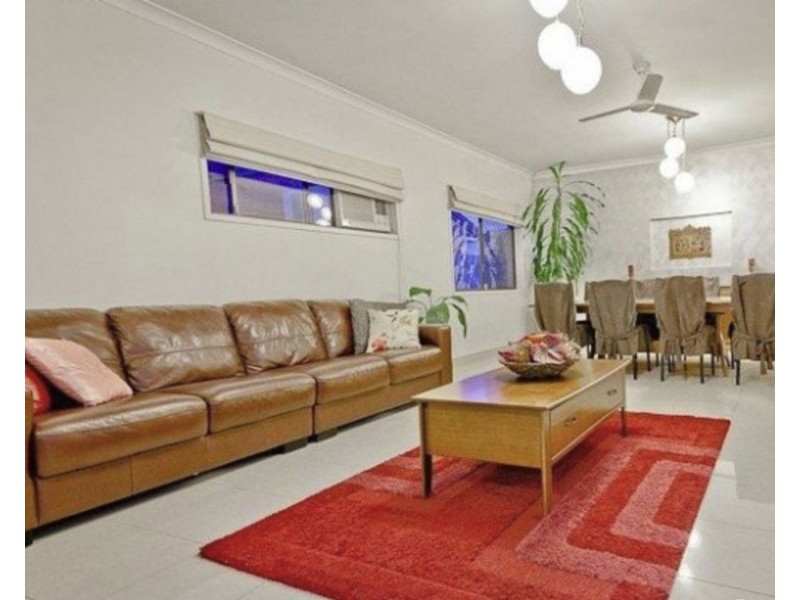 108 Slatyer Avenue, Bundall QLD 4217