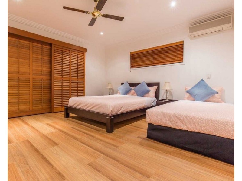 10 Meron Street, Southport QLD 4215