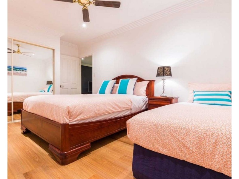 10 Meron Street, Southport QLD 4215