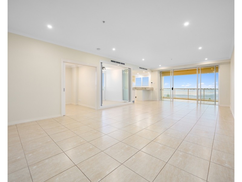 903/212 Marine Parade, Labrador QLD 4215