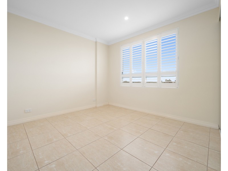 903/212 Marine Parade, Labrador QLD 4215