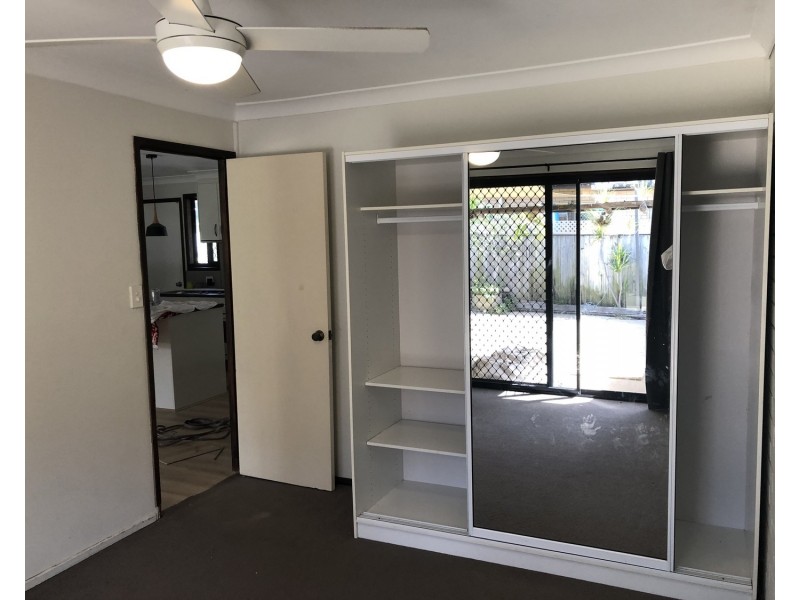 2/35 Middle Street, Labrador QLD 4215