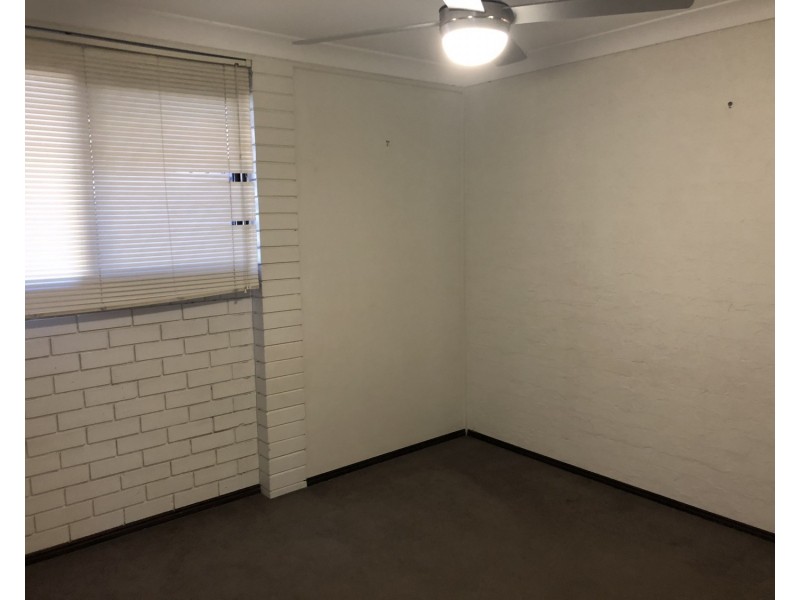 2/35 Middle Street, Labrador QLD 4215
