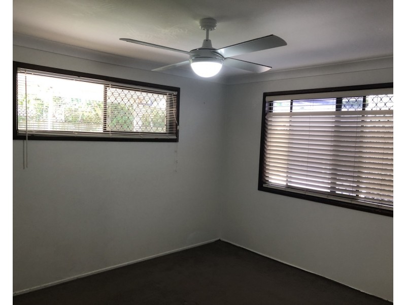 2/35 Middle Street, Labrador QLD 4215