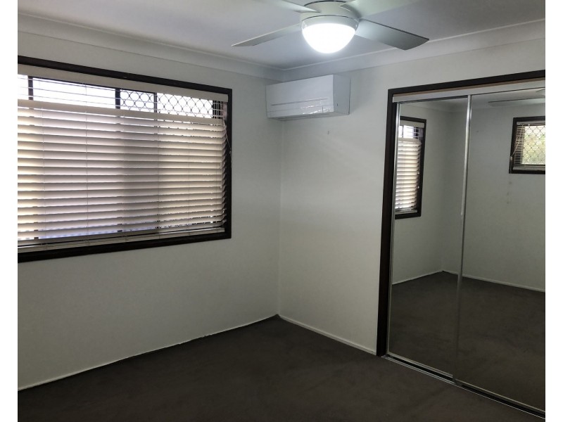 2/35 Middle Street, Labrador QLD 4215
