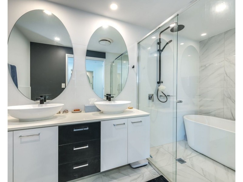 4410/5 Harbour Side Court, Biggera Waters QLD 4216