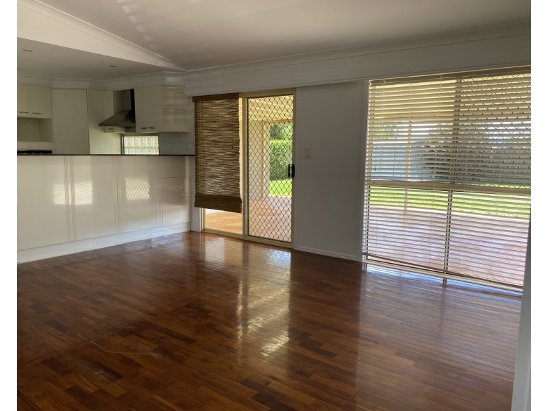 19 Tyalla Drive, Ashmore QLD 4214