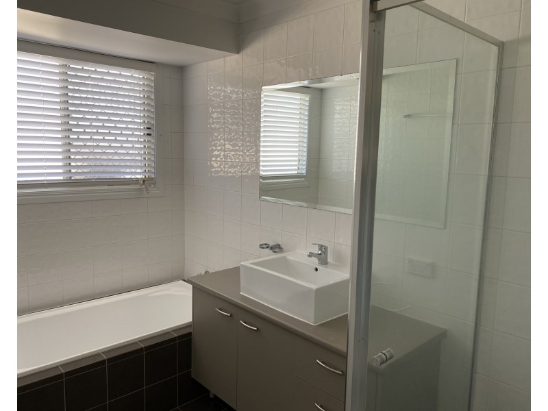 19 Tyalla Drive, Ashmore QLD 4214