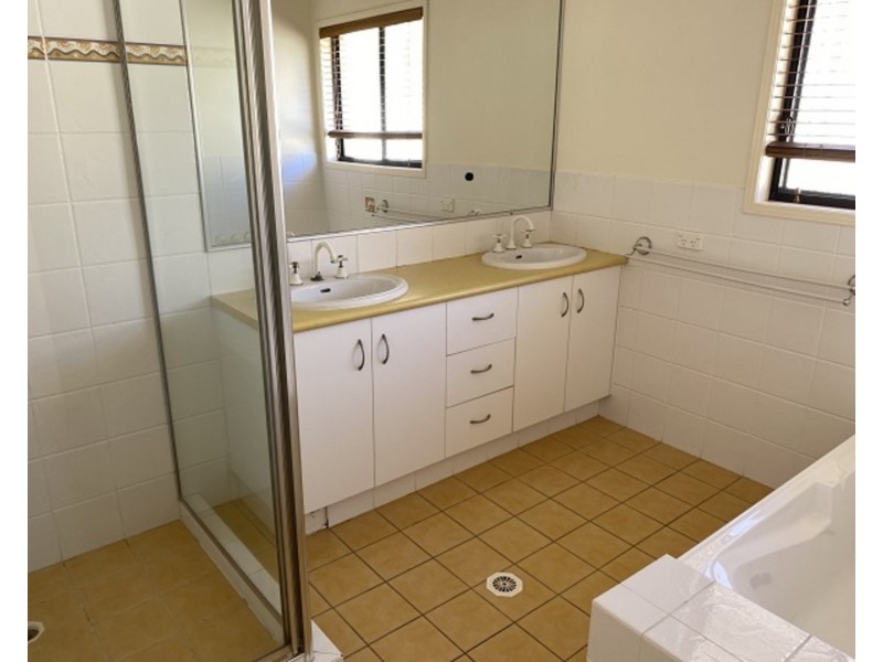 36 Highview Place, Parkwood QLD 4214