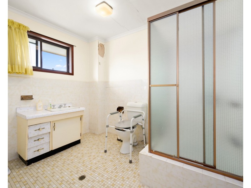 2/10 Boodera Road, Palm Beach QLD 4221