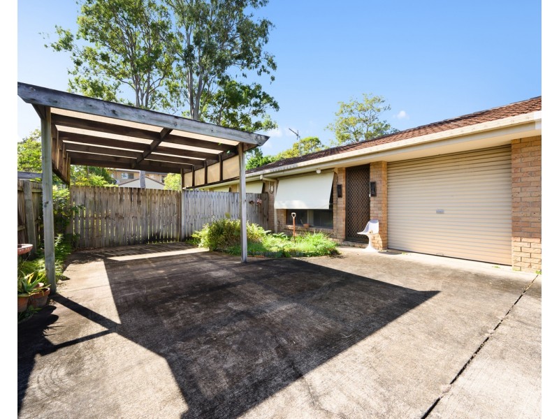 2/7 Burwood Court, Labrador QLD 4215