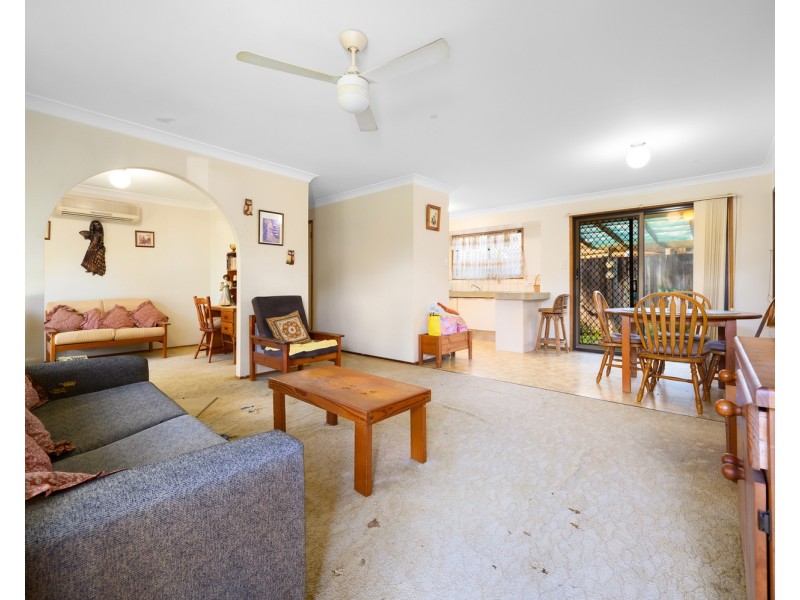 2/7 Burwood Court, Labrador QLD 4215