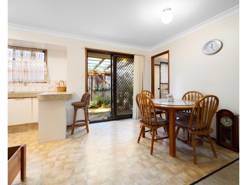 2/7 Burwood Court, Labrador QLD 4215