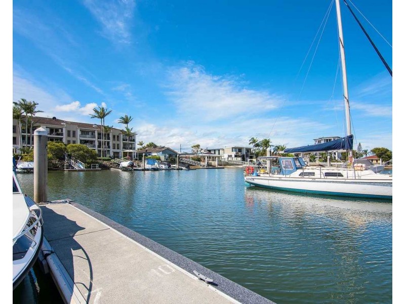 10/20 Canal Avenue, Runaway Bay QLD 4216