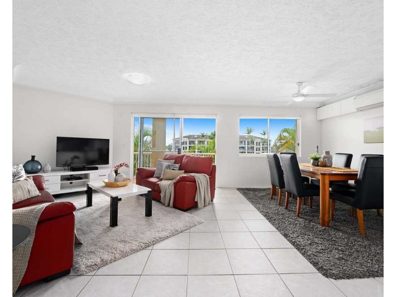 10/20 Canal Avenue, Runaway Bay QLD 4216