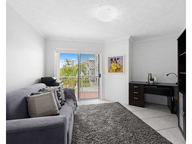 10/20 Canal Avenue, Runaway Bay QLD 4216