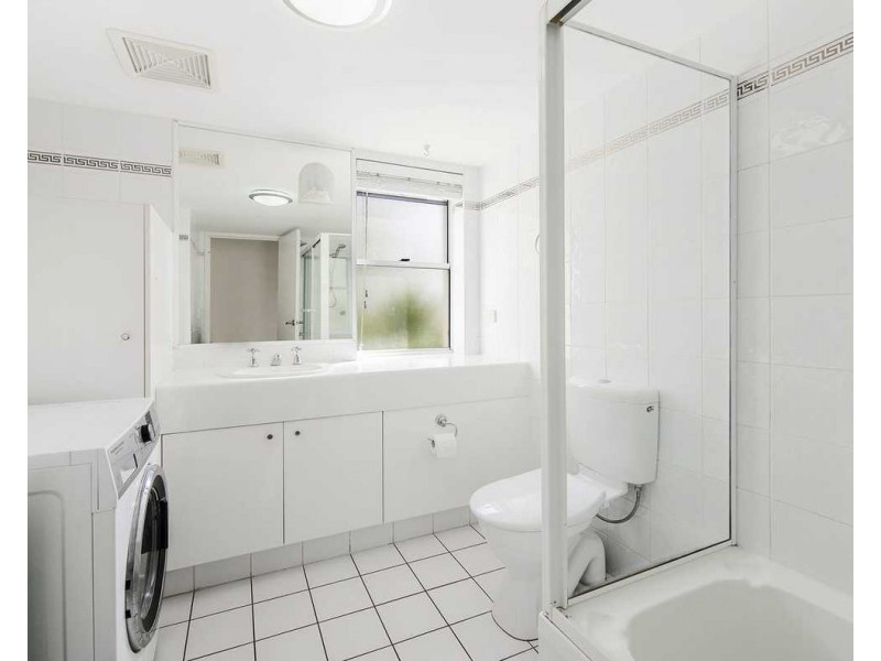 10/20 Canal Avenue, Runaway Bay QLD 4216