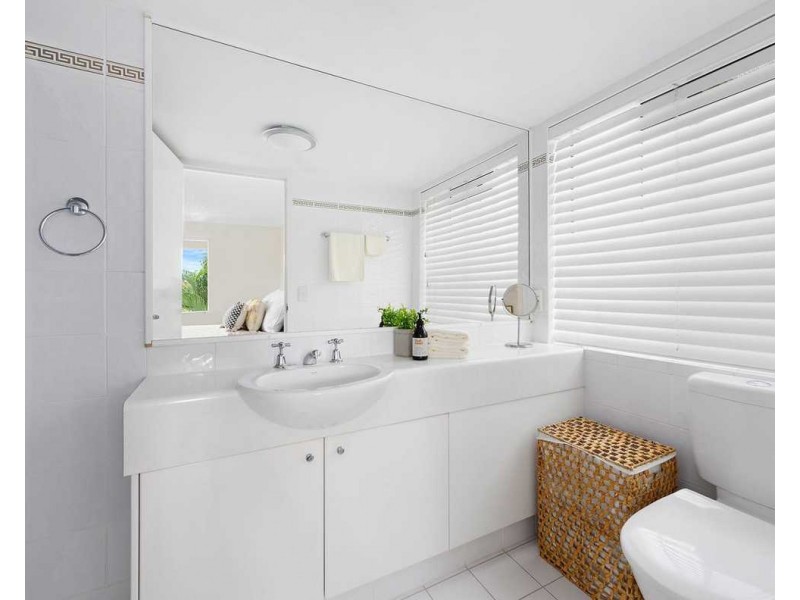 10/20 Canal Avenue, Runaway Bay QLD 4216