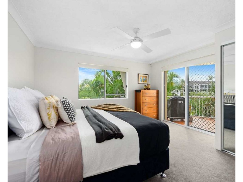 10/20 Canal Avenue, Runaway Bay QLD 4216