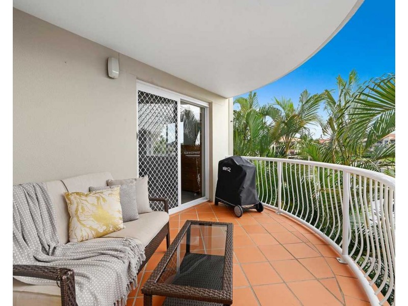 10/20 Canal Avenue, Runaway Bay QLD 4216