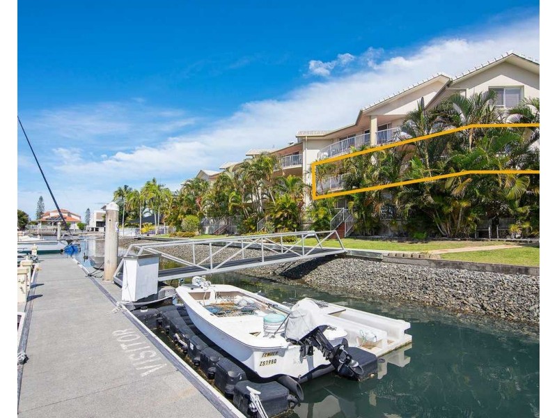 10/20 Canal Avenue, Runaway Bay QLD 4216