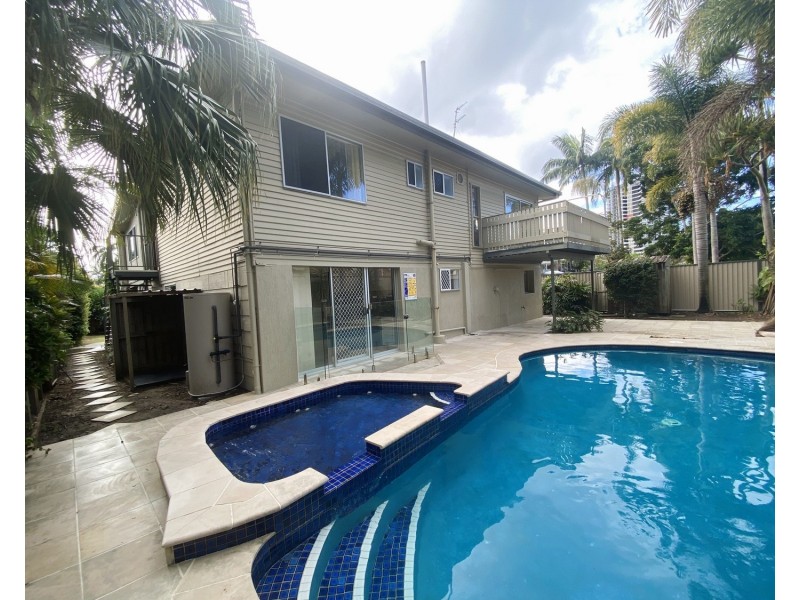 12 Rathbone Place, Labrador QLD 4215