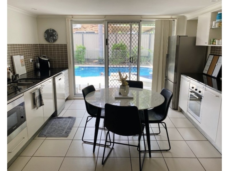 12 Rathbone Place, Labrador QLD 4215