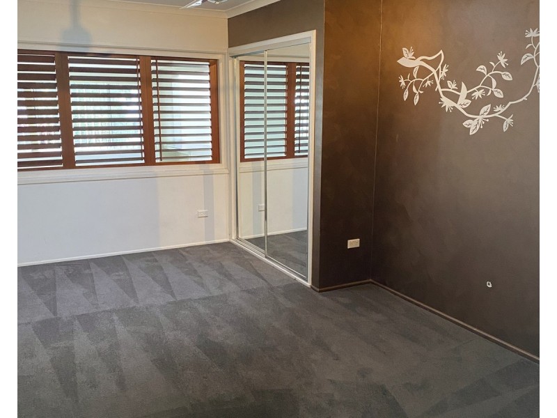 12 Rathbone Place, Labrador QLD 4215
