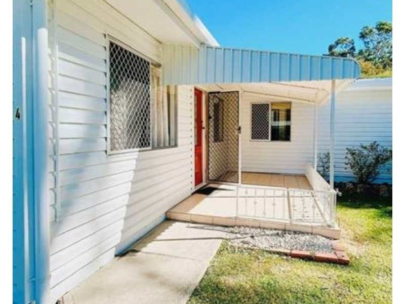 4 Harris Labrador Street, Labrador QLD 4215