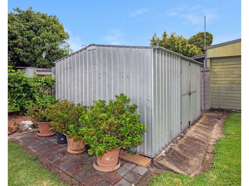 4 Harris Labrador Street, Labrador QLD 4215