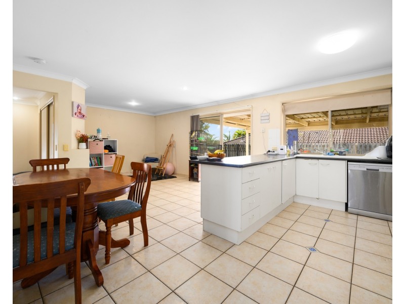 5 Chelmsford Place, Parkwood QLD 4214