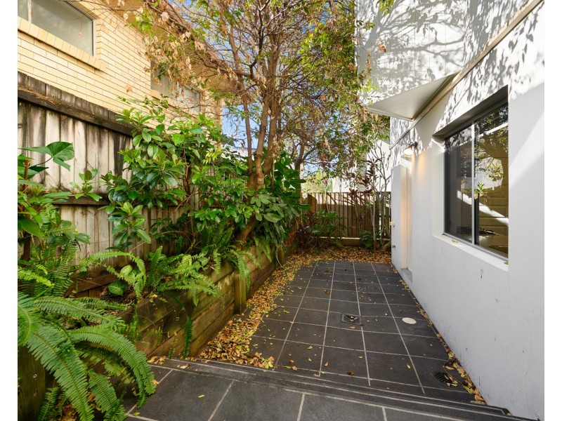 2/5 Ashbourne Terrace, Biggera Waters QLD 4216