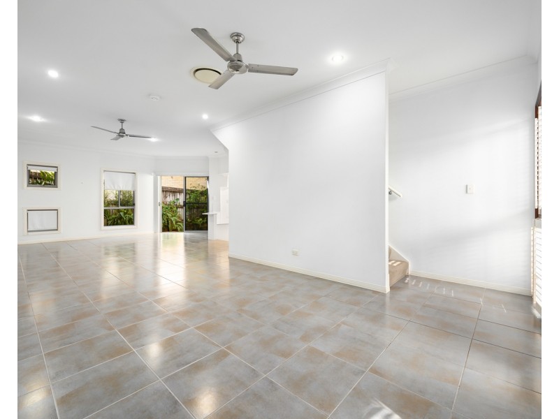 2/5 Ashbourne Terrace, Biggera Waters QLD 4216