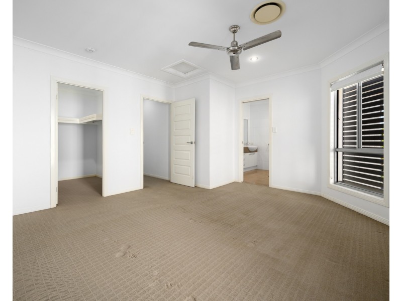 2/5 Ashbourne Terrace, Biggera Waters QLD 4216