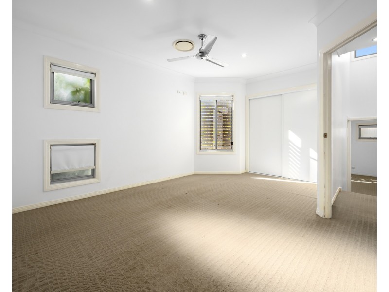 2/5 Ashbourne Terrace, Biggera Waters QLD 4216