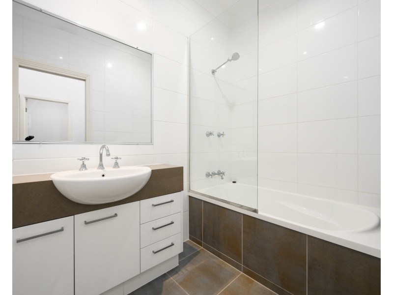 2/5 Ashbourne Terrace, Biggera Waters QLD 4216