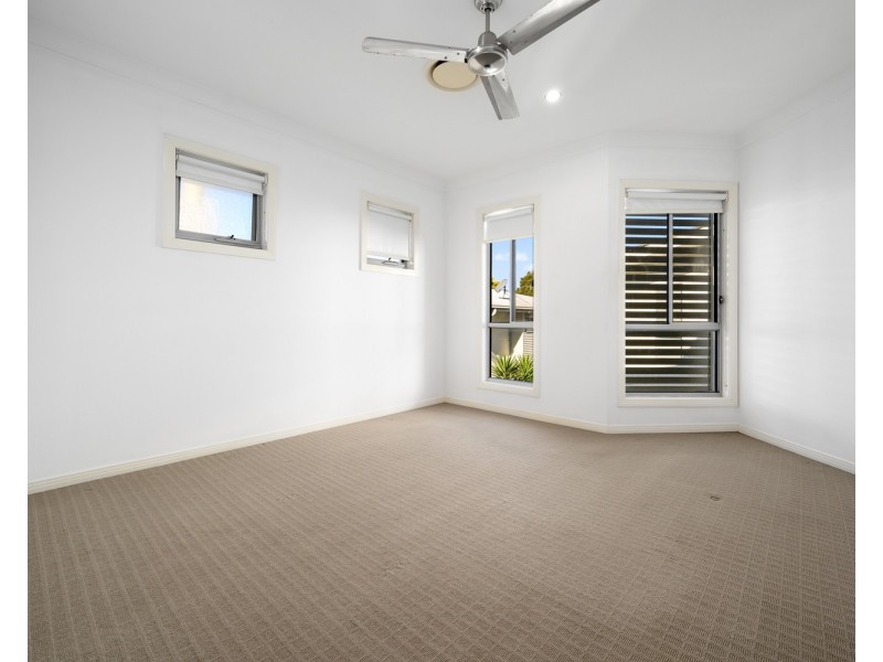 2/5 Ashbourne Terrace, Biggera Waters QLD 4216