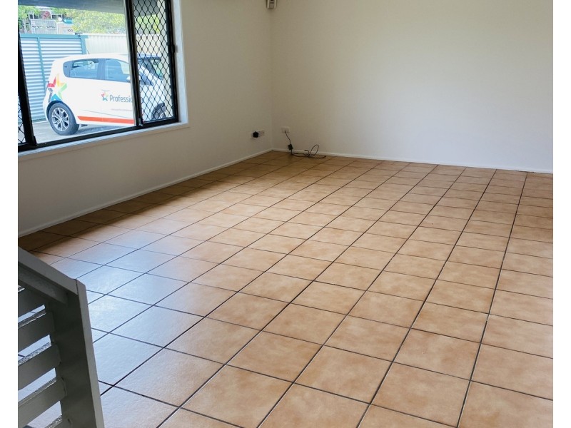 89 Wardoo Street, Southport QLD 4215