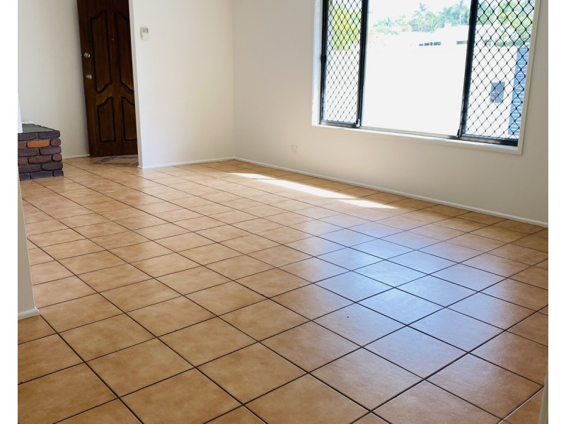 89 Wardoo Street, Southport QLD 4215