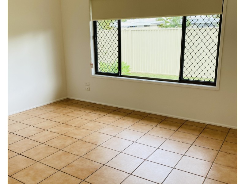 89 Wardoo Street, Southport QLD 4215