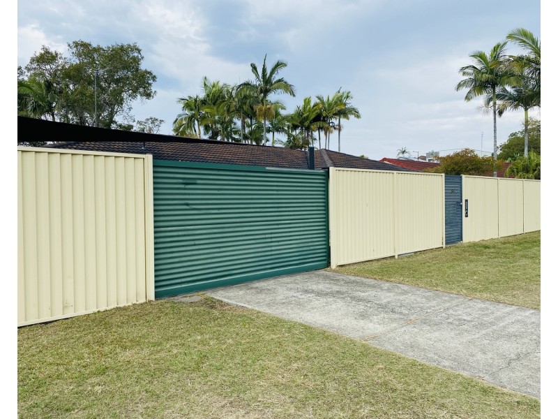 89 Wardoo Street, Southport QLD 4215