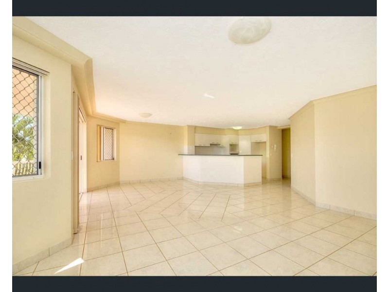 8/20 Canal Avenue, Runaway Bay QLD 4216