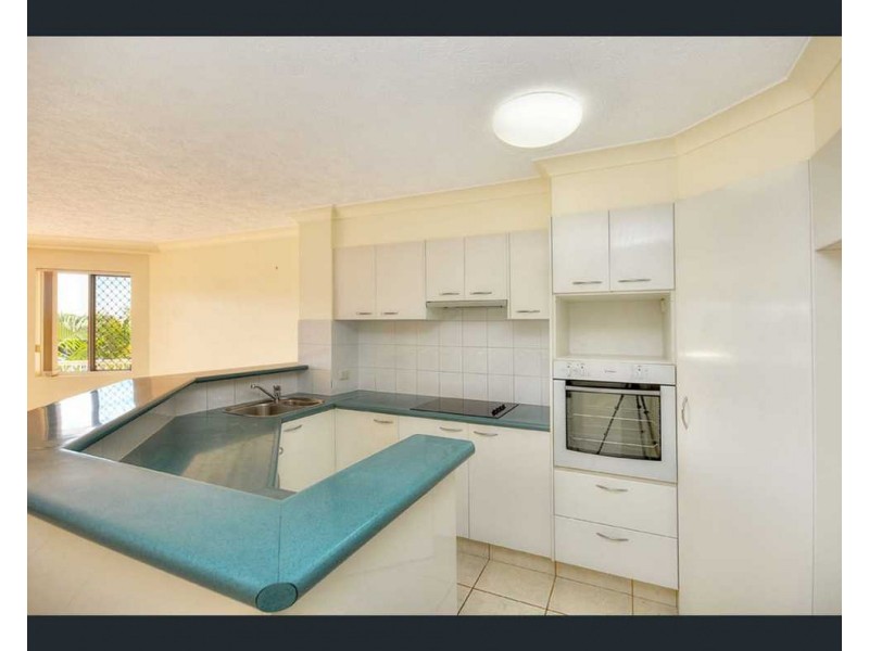 8/20 Canal Avenue, Runaway Bay QLD 4216