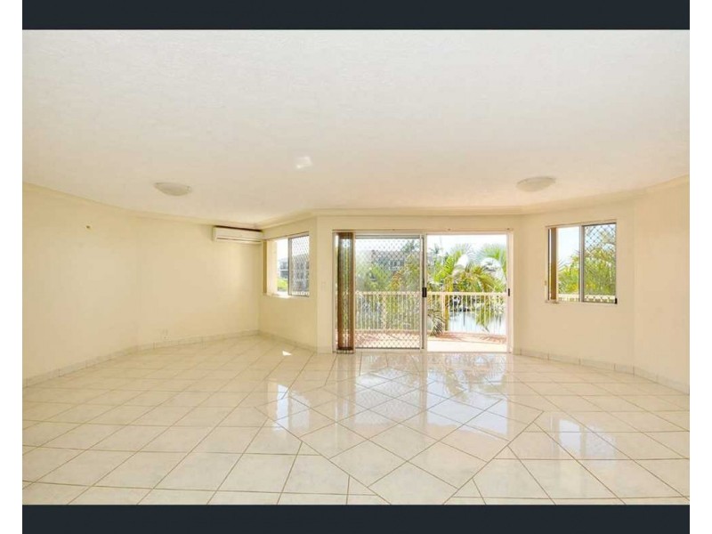 8/20 Canal Avenue, Runaway Bay QLD 4216