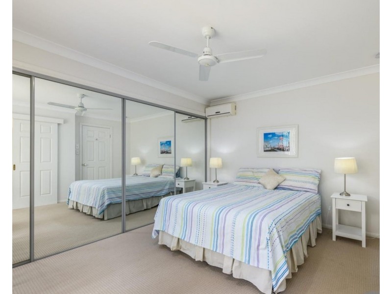 1/37 Brown Street, Labrador QLD 4215