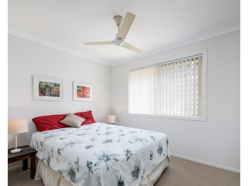 1/37 Brown Street, Labrador QLD 4215