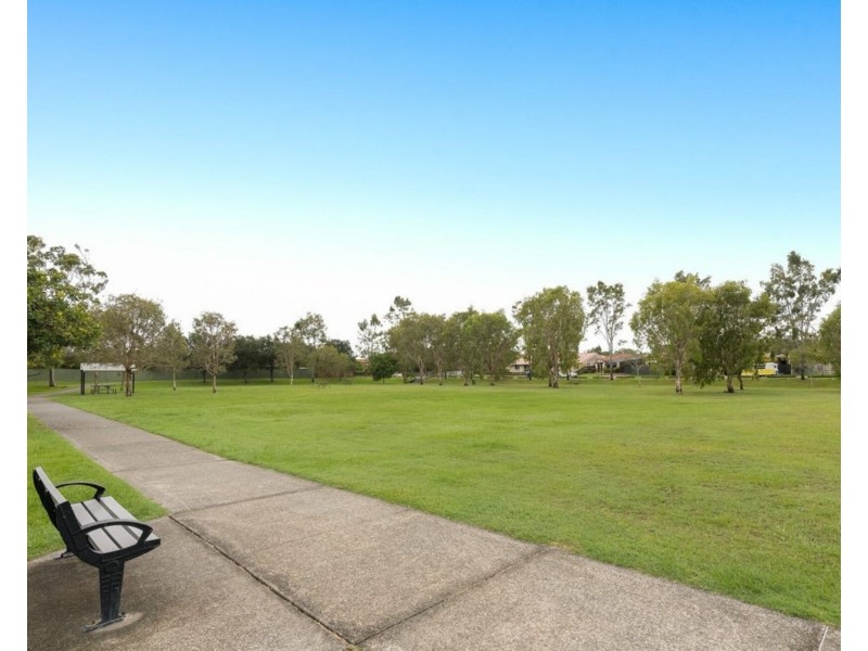 1/37 Brown Street, Labrador QLD 4215