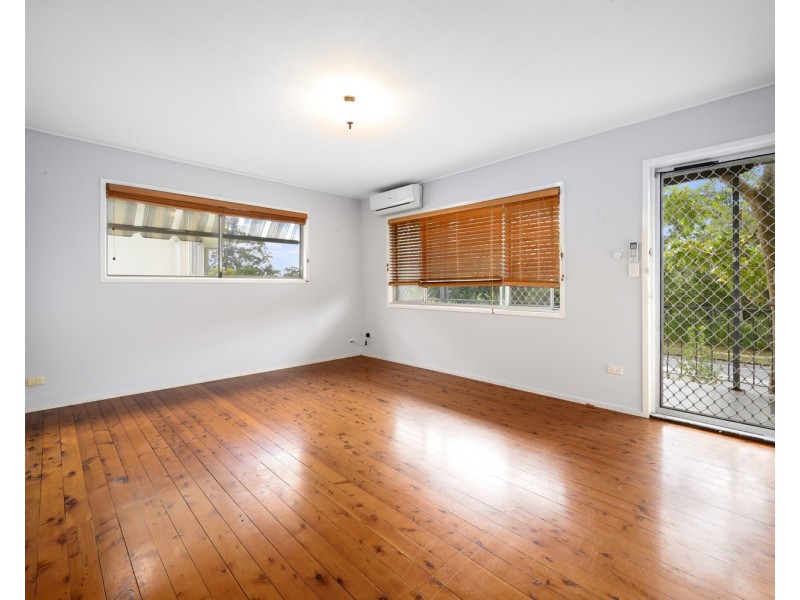 59 Ridgeway Avenue, Southport QLD 4215